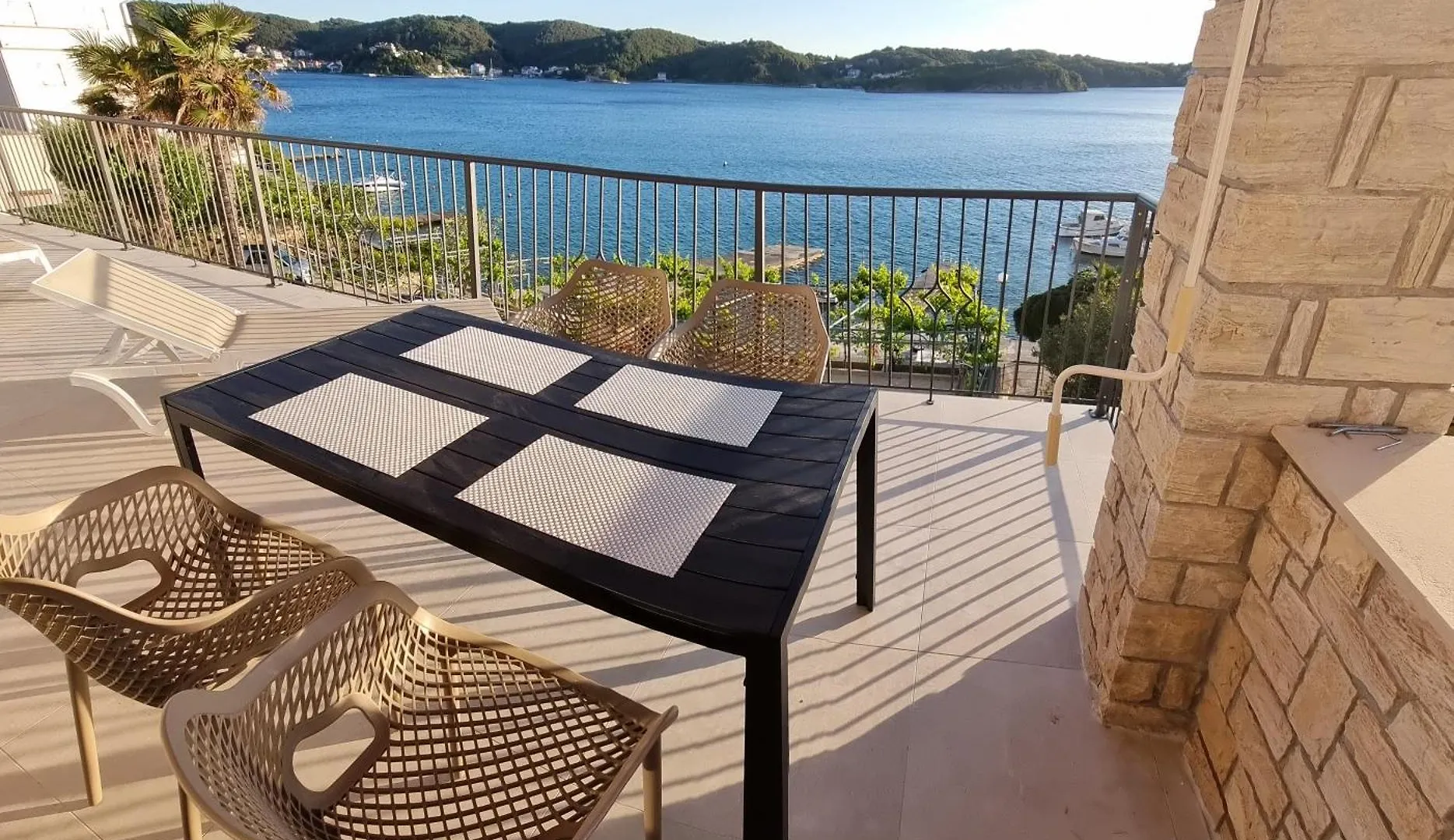 Villa Suzana Supetarska Draga 0*,  Croatia
